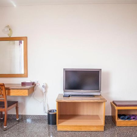Holiday Hotel Нанган Екстериор снимка