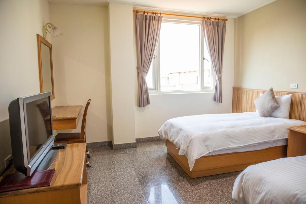 Holiday Hotel Нанган Екстериор снимка