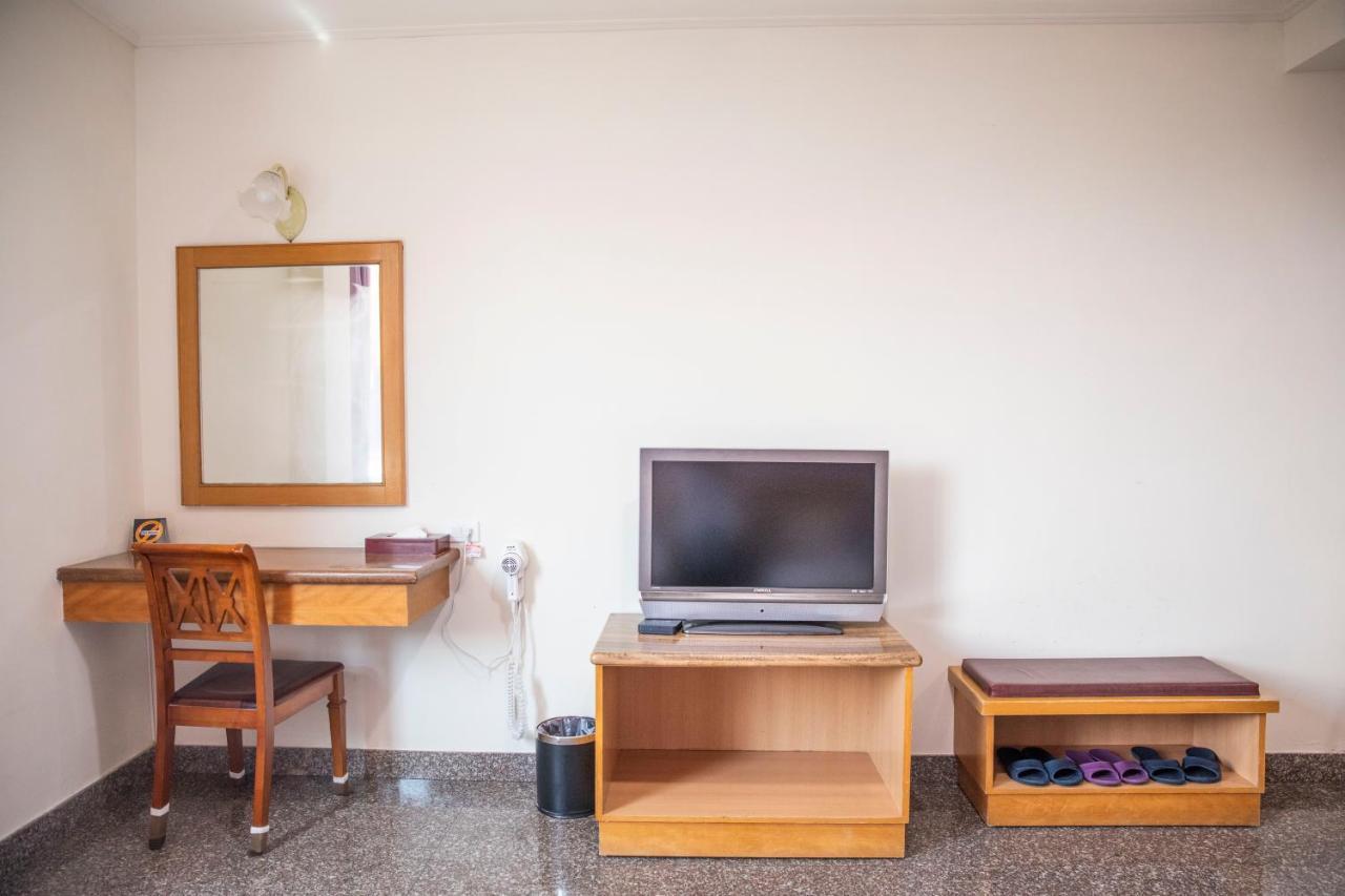 Holiday Hotel Нанган Екстериор снимка