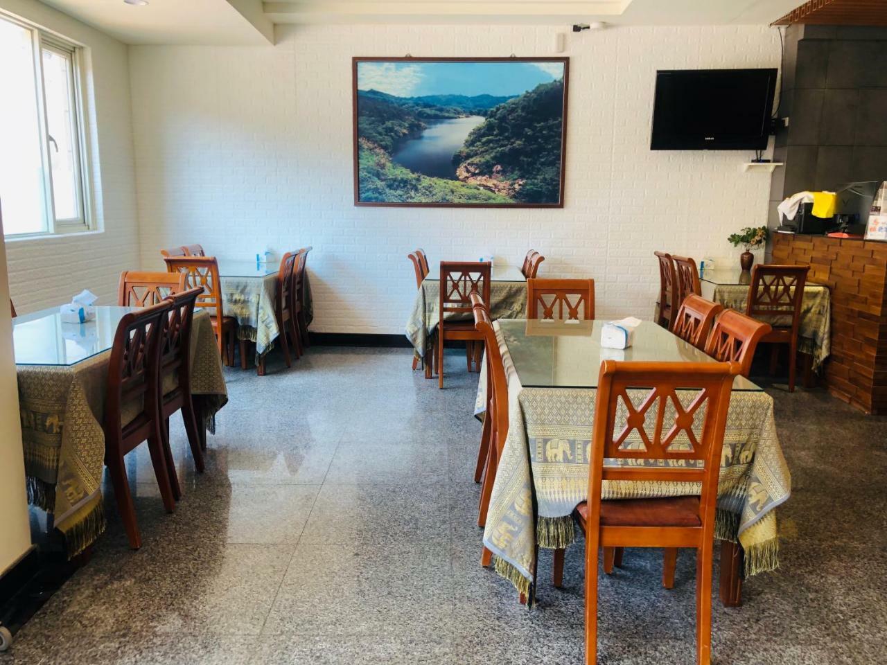 Holiday Hotel Нанган Екстериор снимка