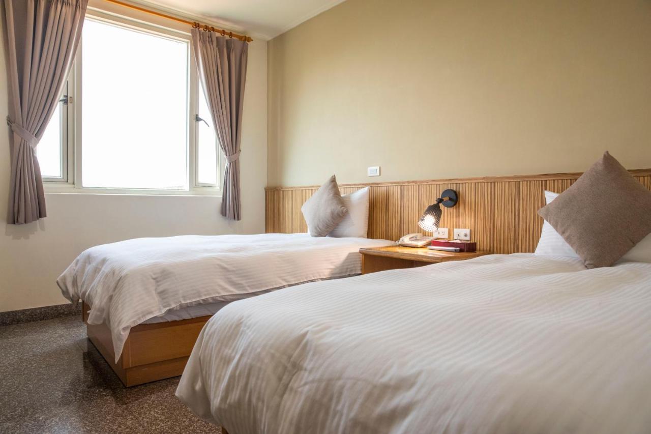 Holiday Hotel Нанган Екстериор снимка