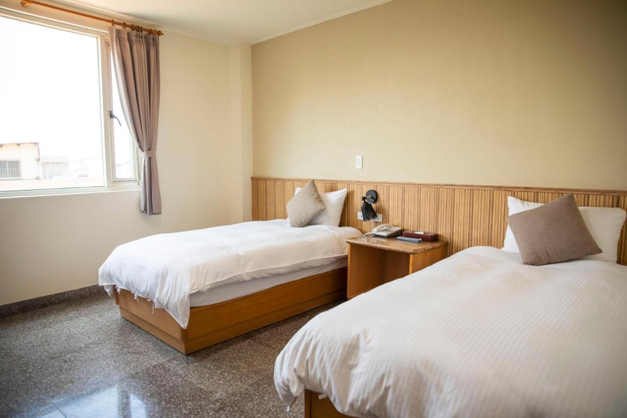 Holiday Hotel Нанган Екстериор снимка
